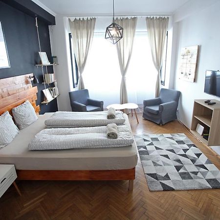 D.Five Inspire Apartment Будапеща Екстериор снимка