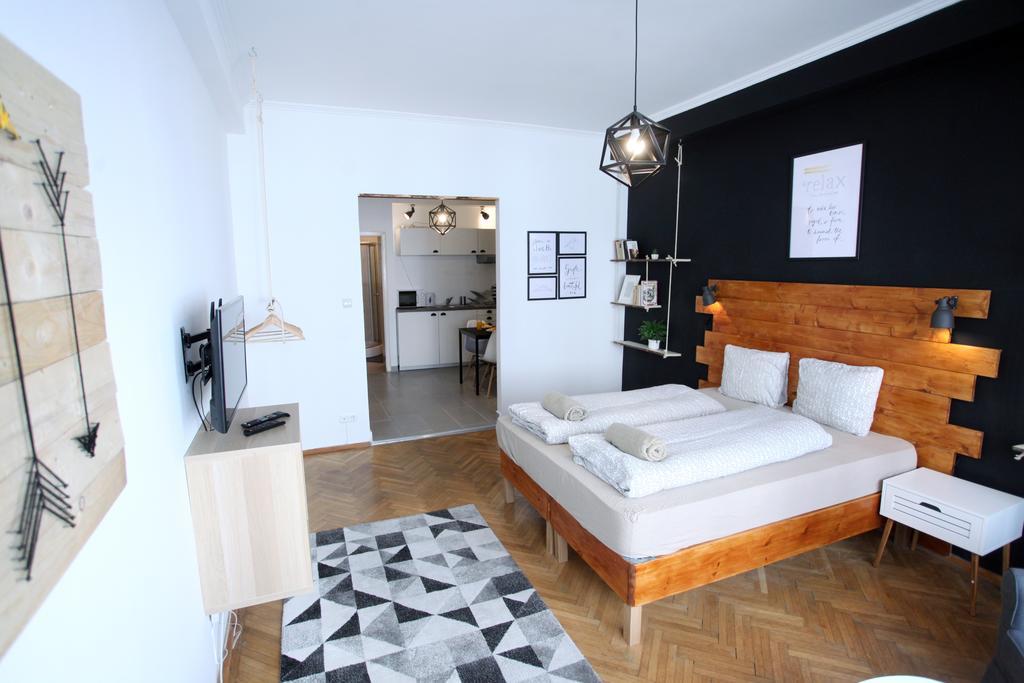 D.Five Inspire Apartment Будапеща Екстериор снимка